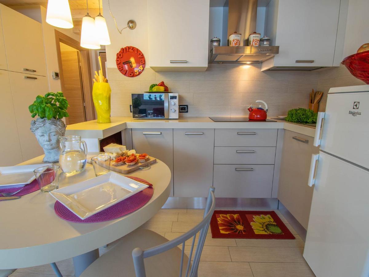Cherubino - Stunning Lake View With Swimming Pool Parzanica Exterior foto