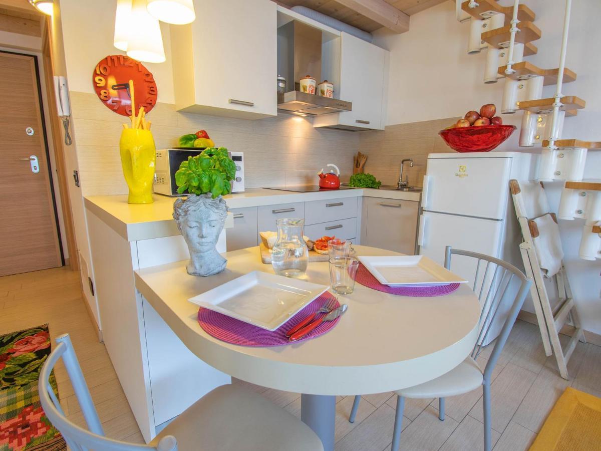 Cherubino - Stunning Lake View With Swimming Pool Parzanica Exterior foto